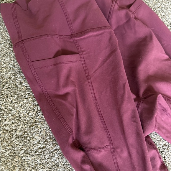 NWT Halara women’s leggings Ultrasculpt scrunch maroon  size XS - Picture 8 of 9